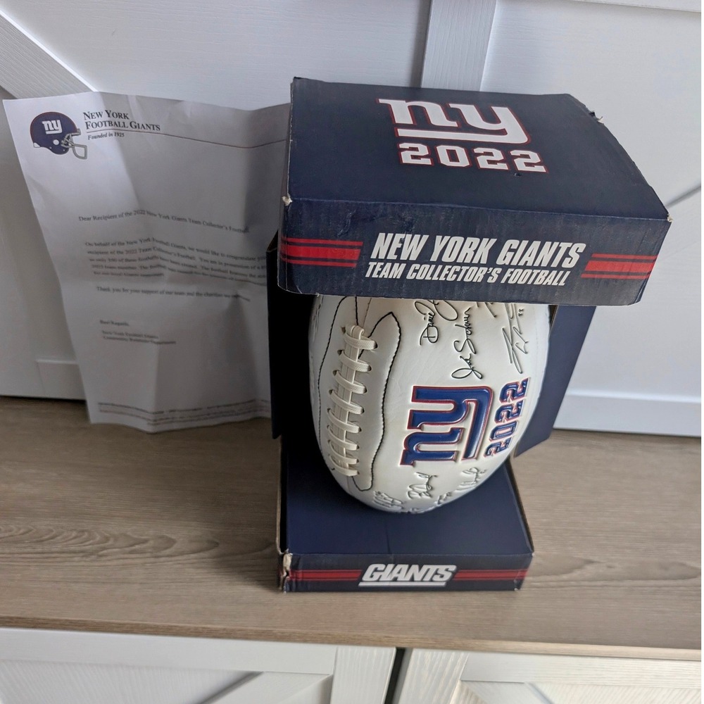 New York Giants 2022 Team Collector Football White Facsimile Autograph NFL Box